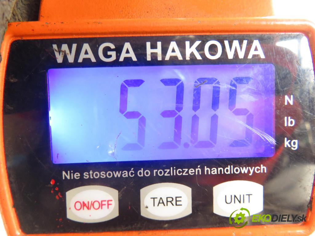 RENAULT MEGANE I (BA0/1_) HB 2001 70,00 1.4 16V 95 - K4J 750 1390,00 výztuha zadní část ABS