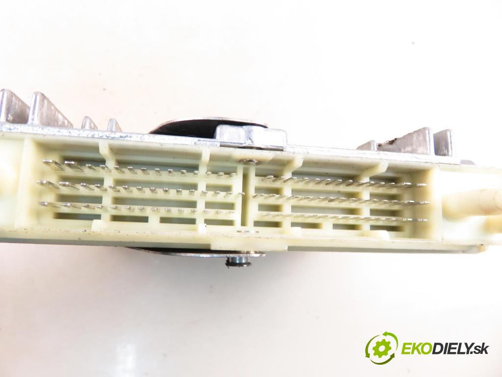 VOLVO V70 I (875, 876) KOMBI 1996 103,00 2.5 TDI - D 5252 T 2461,00 Riadiaca jednotka Motor 0281001534