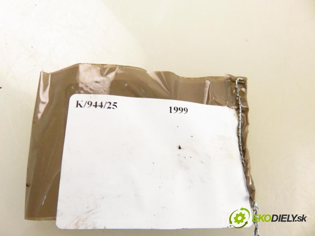 VW POLO Variant (6V5) KOMBI 1999 0,00 1.4 - AEX 1390,00 mechanismus oken PPE
