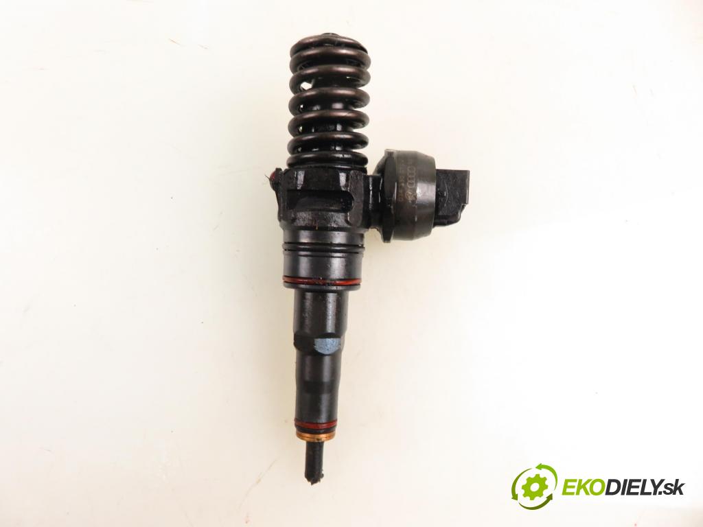 AUDI A4 Avant (8E5, B6) KOMBI 2002 96,00 1.9 TDI - AWX 1896,00 Vstrekovač 038130073AN ; 0414720209 (Vstrekovač paliva)