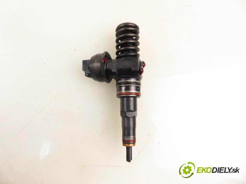 AUDI A4 Avant (8E5, B6) KOMBI 2002 96,00 1.9 TDI - AWX 1896,00 Vstrekovač 038130073AN ; 0414720209 (Vstrekovač paliva)