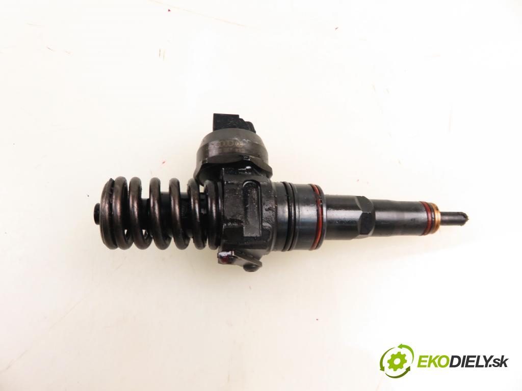 AUDI A4 Avant (8E5, B6) KOMBI 2002 96,00 1.9 TDI - AWX 1896,00 Vstrekovač 038130073AN ; 0414720209 (Vstrekovač paliva)