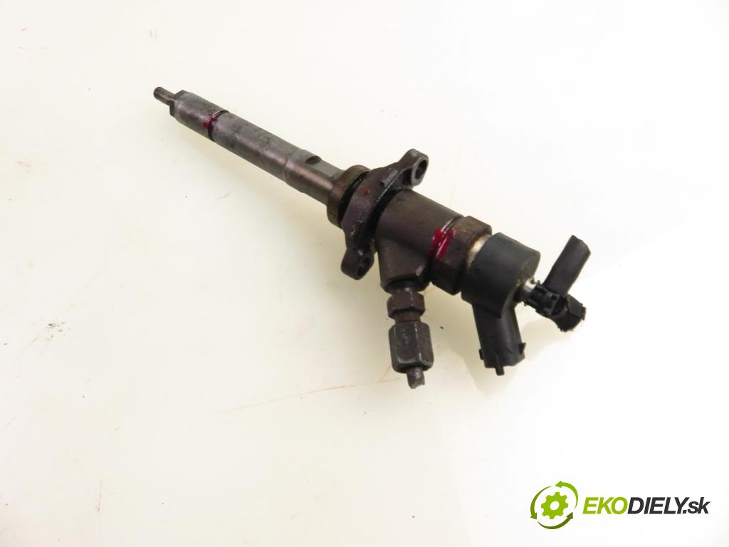 PEUGEOT 307 (3A/C) HB 2005 80,00 1.6 HDi 110 1560,00 vstrekovač 0445110188 (Vstrekovač paliva)