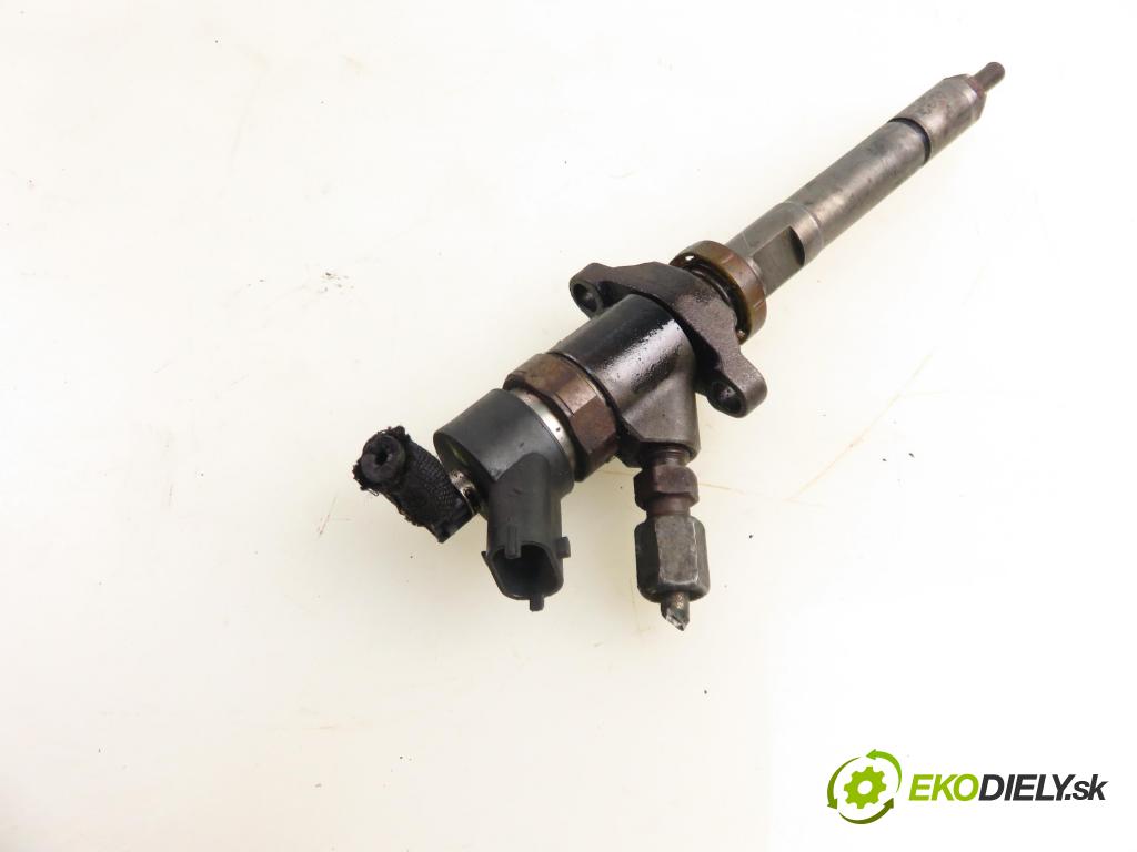 PEUGEOT 307 (3A/C) HB 2005 80,00 1.6 HDi 110 1560,00 vstrekovač 0445110188 (Vstrekovač paliva)