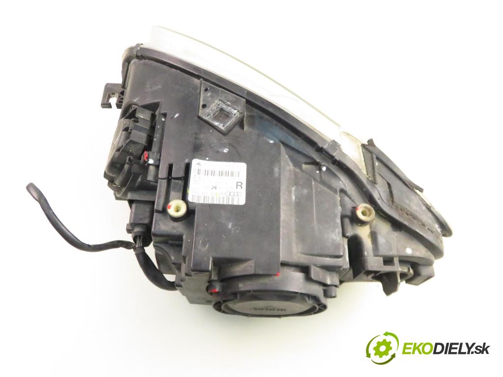 AUDI A4 Avant (8ED, B7) KOMBI 2005 150,00 3.0 TDI quattro - BKN 2967,00 Svetlo PP 8E0941004AM