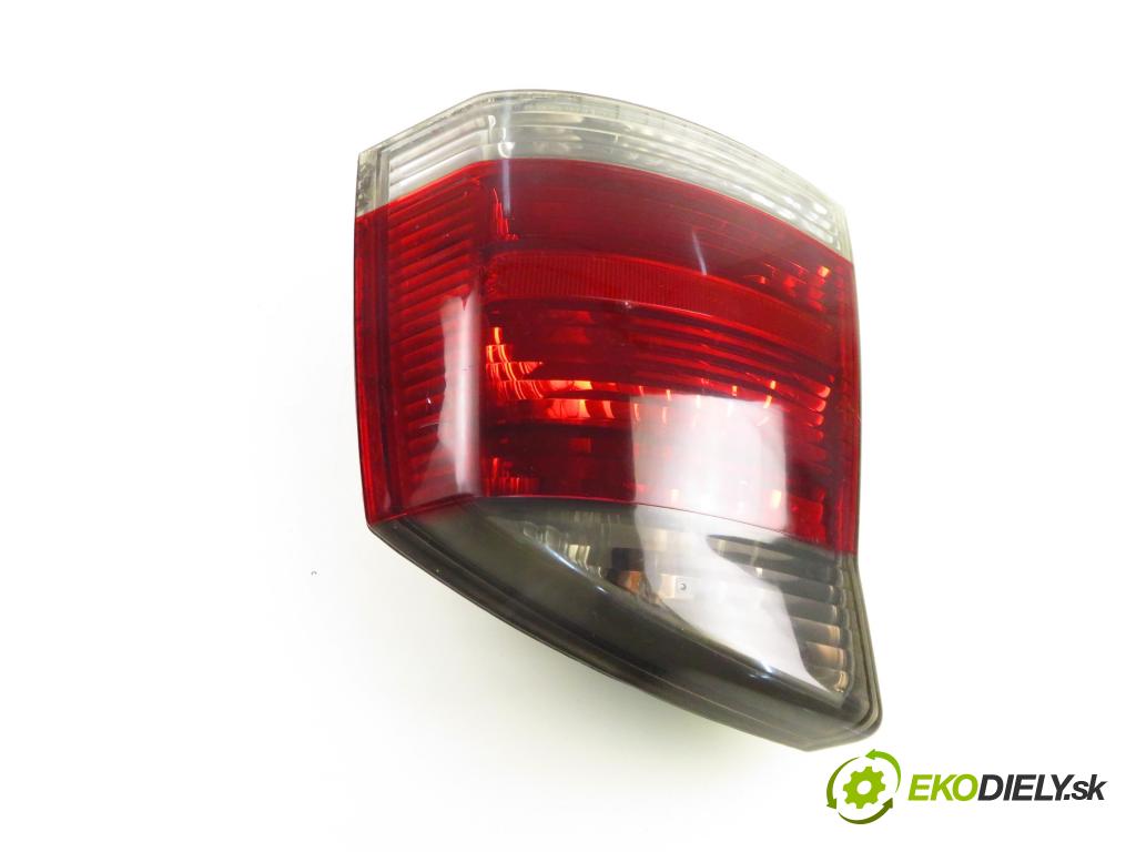 OPEL VECTRA C GTS (Z02) LIFTBACK 2003 92,00 2.2 DTI 16V 125 - Y 22 DTR 2172,00 světlo pravé zadní 13157647