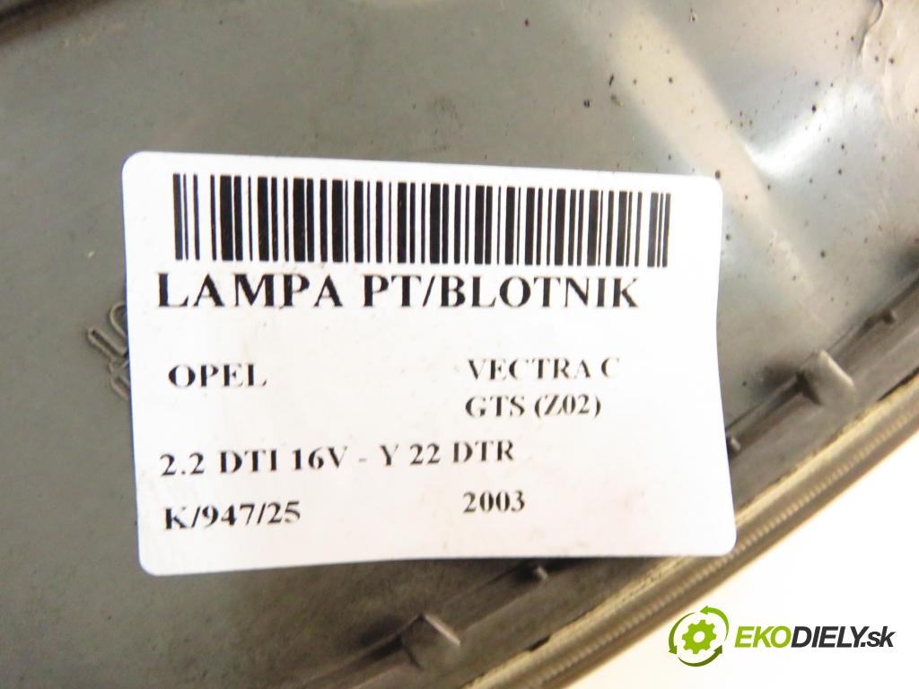 OPEL VECTRA C GTS (Z02) LIFTBACK 2003 92,00 2.2 DTI 16V 125 - Y 22 DTR 2172,00 světlo pravé zadní 13157647