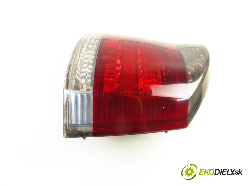 OPEL VECTRA C GTS (Z02) LIFTBACK 2003 92,00 2.2 DTI 16V 125 - Y 22 DTR 2172,00 světlo pravé zadní 13157647