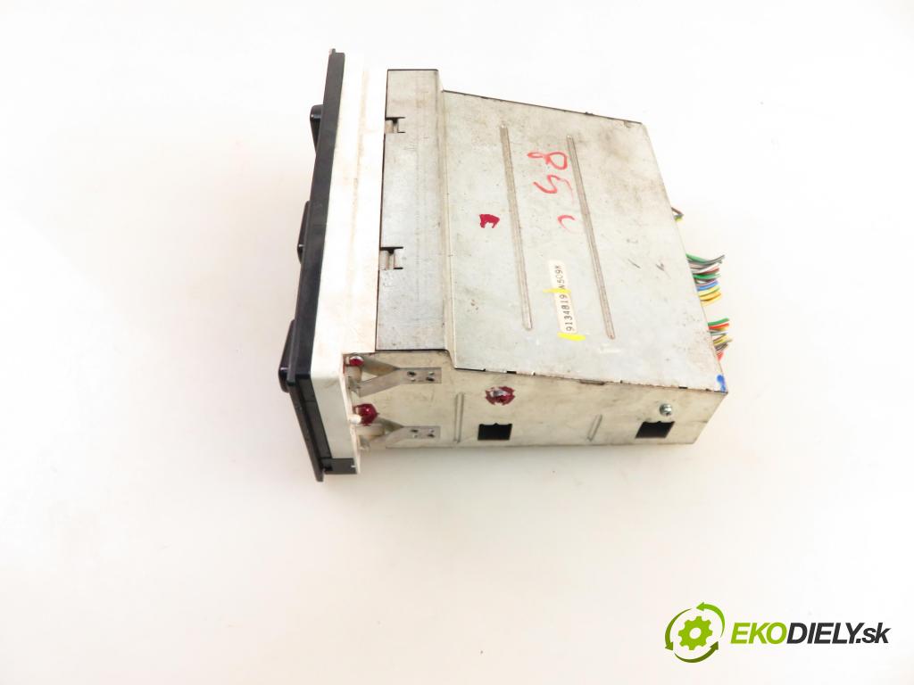 VOLVO V70 I (875, 876) KOMBI 1996 103,00 2.5 TDI - D 5252 T 2461,00 Panel kúrenia KLIMATIZACE: 9134819