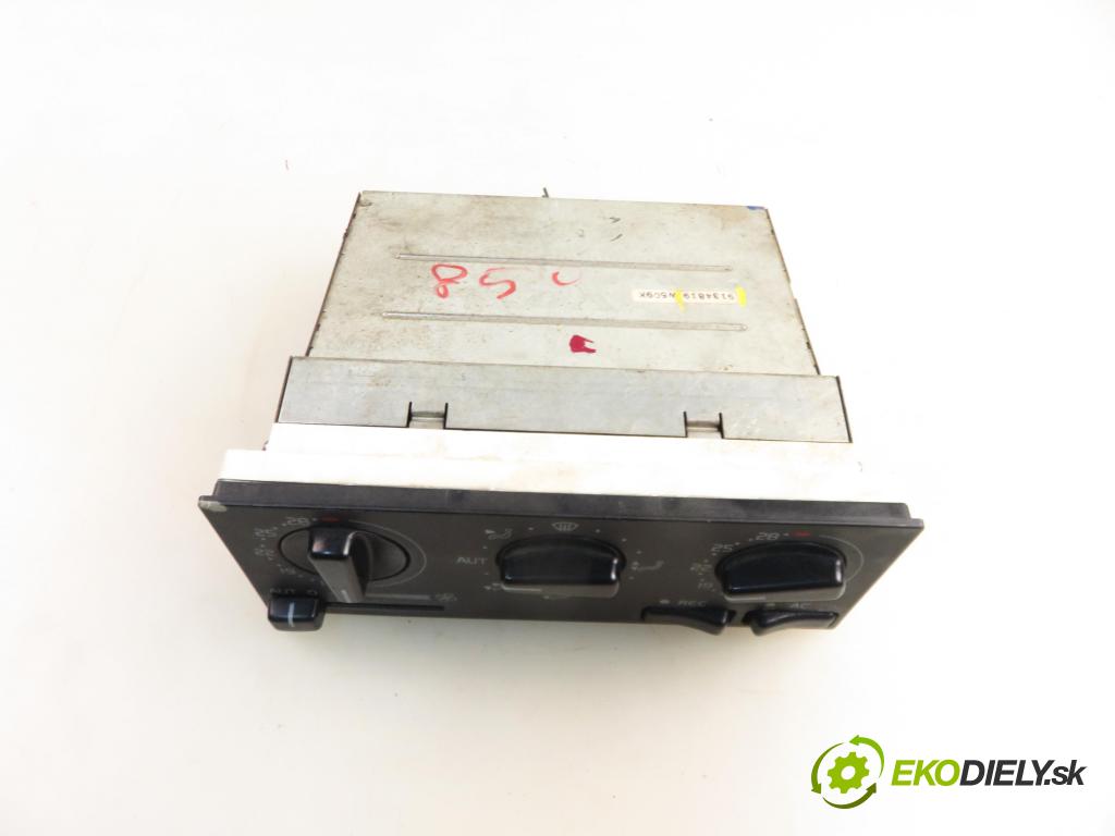 VOLVO V70 I (875, 876) KOMBI 1996 103,00 2.5 TDI - D 5252 T 2461,00 Panel kúrenia KLIMATIZACE: 9134819