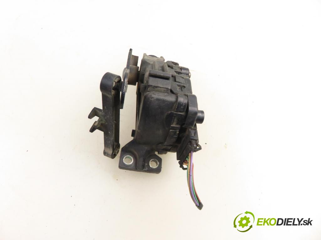 RENAULT CLIO II (BB_, CB_) HB 2002 55,00 1.2 16V (BB05, BB0W, BB11, BB27, BB2T, BB2U, BB2V, 1149,00 Potenciometer plynu 6PV00811924 ; 8200089851 (Potenciometer plynového pedálu)