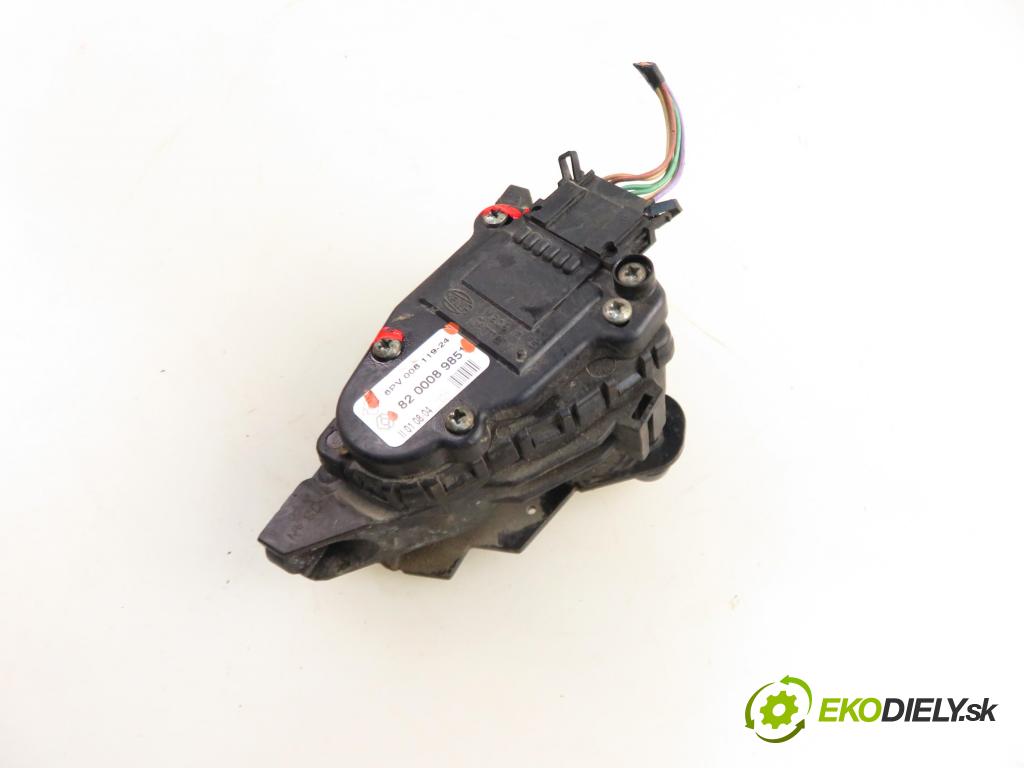 RENAULT CLIO II (BB_, CB_) HB 2002 55,00 1.2 16V (BB05, BB0W, BB11, BB27, BB2T, BB2U, BB2V, 1149,00 Potenciometer plynu 6PV00811924 ; 8200089851 (Potenciometer plynového pedálu)