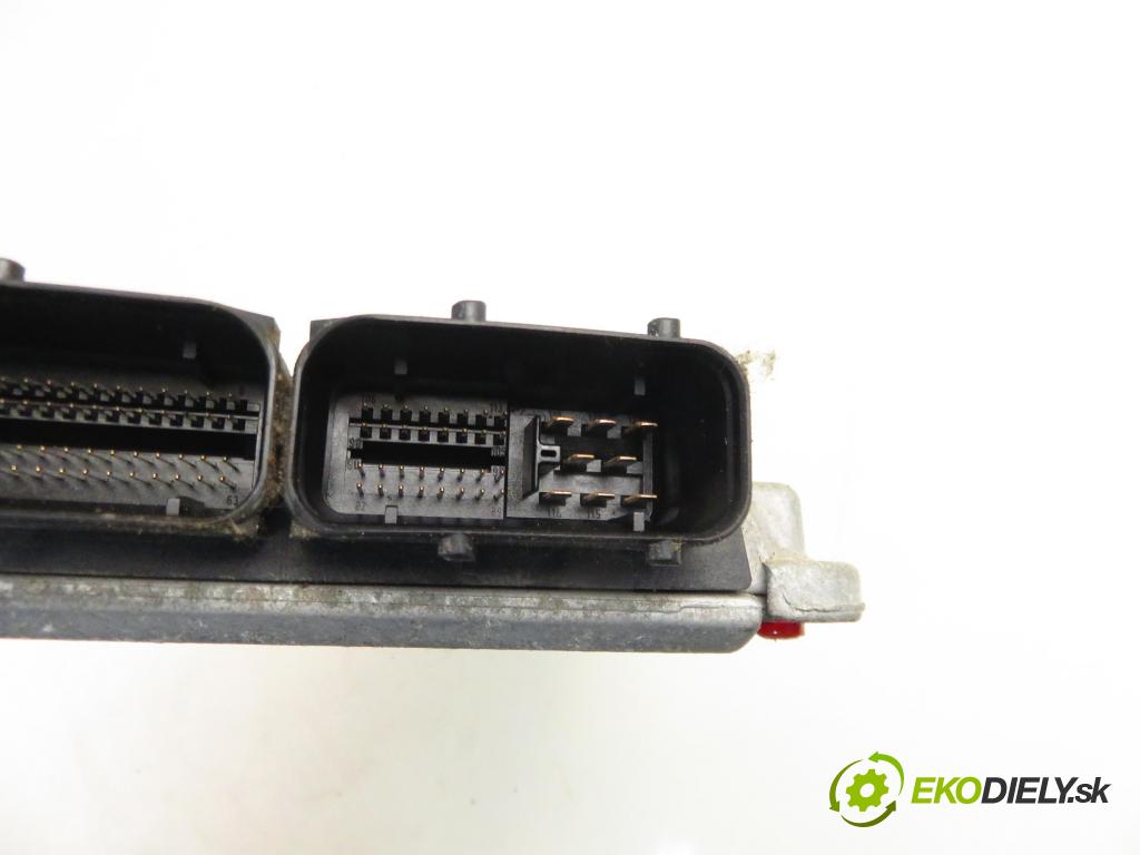 VW GOLF IV (1J1) HB 2002 81,00 1.6 FSI - BAD 1598,00 Riadiaca jednotka Motor 036906013D ; 0261S01004