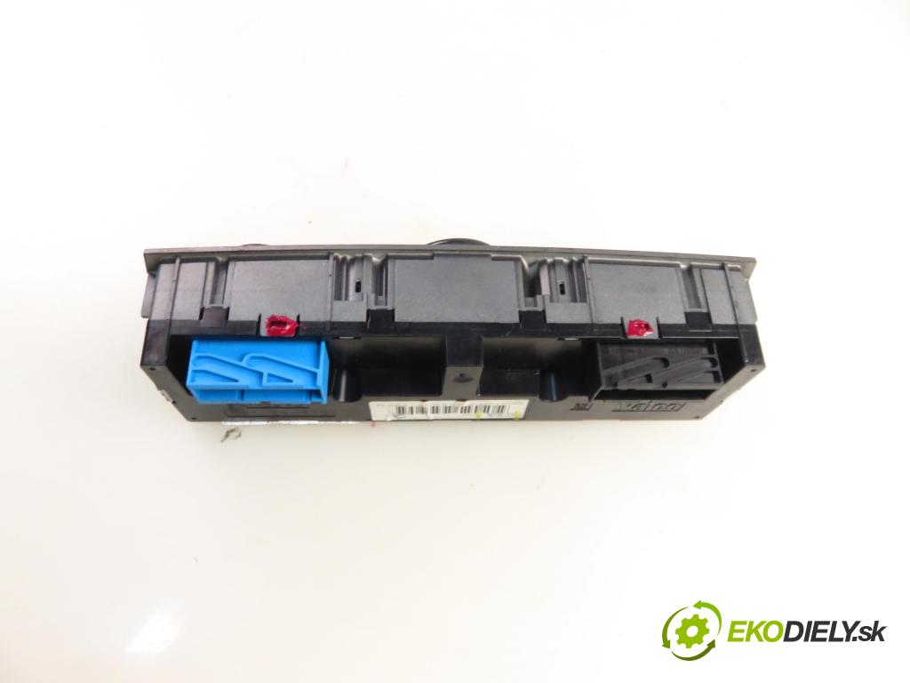 OPEL VECTRA C GTS (Z02) LIFTBACK 2003 92,00 2.2 DTI 16V 125 - Y 22 DTR 2172,00 Panel kúrenia KLIMATRONIK 13138196