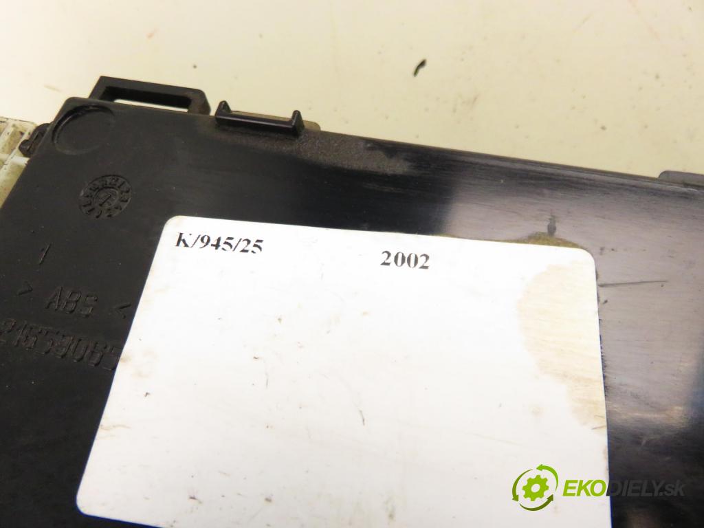 RENAULT CLIO II (BB_, CB_) HB 2002 55,00 1.2 16V (BB05, BB0W, BB11, BB27, BB2T, BB2U, BB2V, 1149,00 MODUL BSI P8200311988