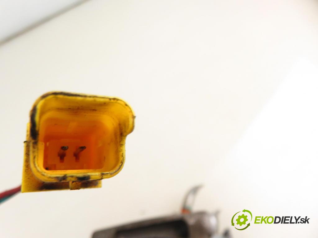 PEUGEOT 207 (WA_, WC_) HB 2007 88,00 1.6 16V VTi - 5FW (EP6) 1598,00 KOMPRESOR: klimatizácie 9651910980 (Kompresor klimatizácie)