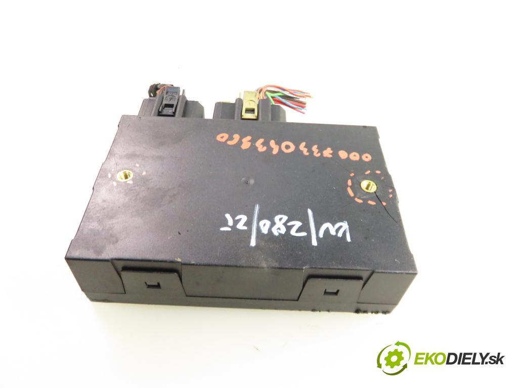 VW GOLF IV (1J1) HB 2002 81,00 1.6 FSI - BAD 1598,00 MODUL komfortu 1C0959799B