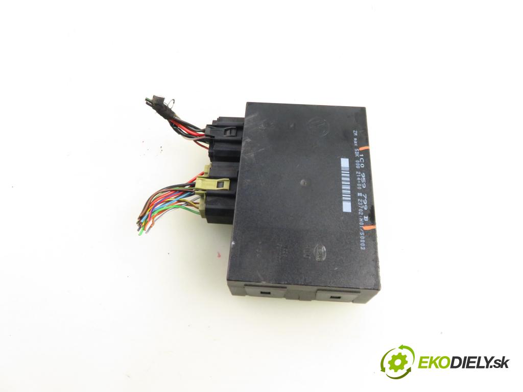 VW GOLF IV (1J1) HB 2002 81,00 1.6 FSI - BAD 1598,00 MODUL komfortu 1C0959799B