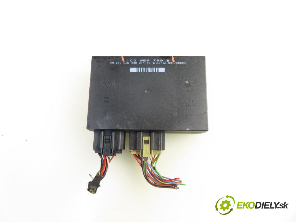 VW GOLF IV (1J1) HB 2002 81,00 1.6 FSI - BAD 1598,00 MODUL komfortu 1C0959799B