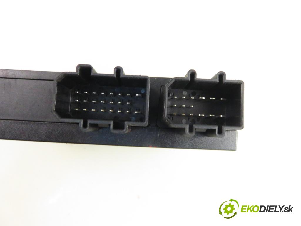 VW GOLF IV (1J1) HB 2002 81,00 1.6 FSI - BAD 1598,00 MODUL komfortu 1C0959799B
