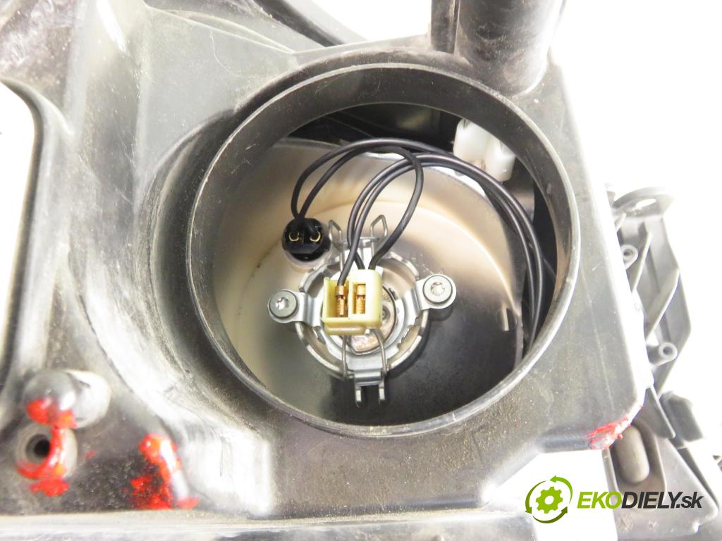 OPEL ASTRA H Kombi (A04) KOMBI 2006 74,00 1.7 CDTI - Z 17 DTH 1686,00 Svetlo LP 1EG270370