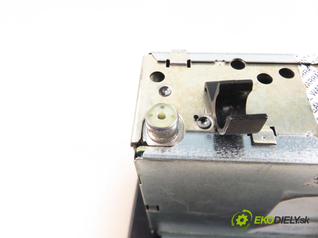 FIAT PANDA (169_) HB 2004 44,00 1.2 60 - 188 A4.000 1242,00 RADIO 7643385316