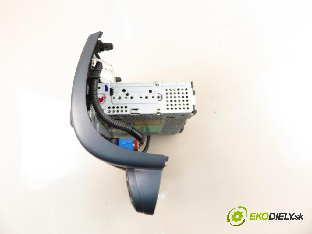 HONDA JAZZ II (GD_, GE3, GE2) HB 2002 61,00 1.3 (GD1) - L13A1 1339,00 RADIO 39100SAAG112