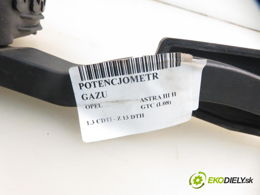 OPEL ASTRA H GTC (L08) HB 2005 66,00 1.3 CDTI 90 - Z 13 DTH 1248,00 potenciometr plynového pedálu 24427004 (Pedály)