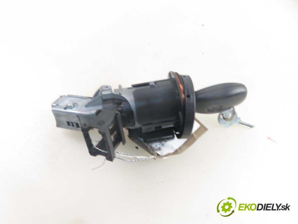 RENAULT MASTER III Platforma / podwozie (EV, HV, UV) KABINA/PLATFORMA 2012 107,00 2.3 dCi 145 FWD (EV0E, EV0F, HV0E, HV0F, UV0E, UV0 2298,00 spinačka 281133492 ; 8200405701 (Spínacia skrinka)