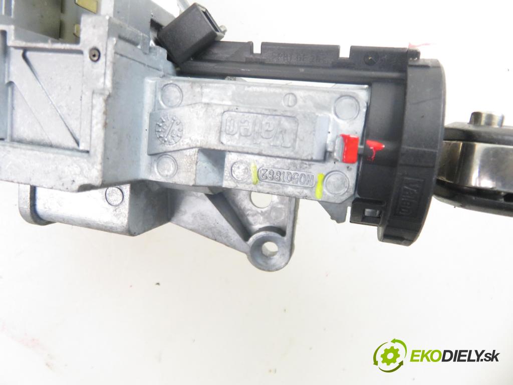 OPEL ZAFIRA B (A05) MINIVAN 2006 74,00 1.9 CDTI 8V 101 - Z 19 DTL 1910,00 spinačka N0501882 (Spínacia skrinka)