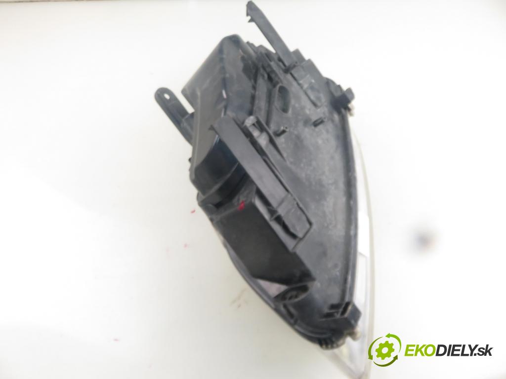 FORD FOCUS C-MAX (DM2) MINIVAN 2005 74,00 1.6 - HWDA 1596,00 Svetlo PP 3M5113005AH