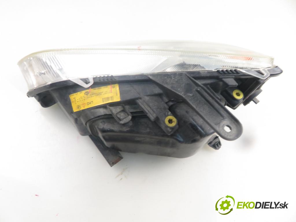FORD FOCUS C-MAX (DM2) MINIVAN 2005 74,00 1.6 - HWDA 1596,00 Svetlo PP 3M5113005AH