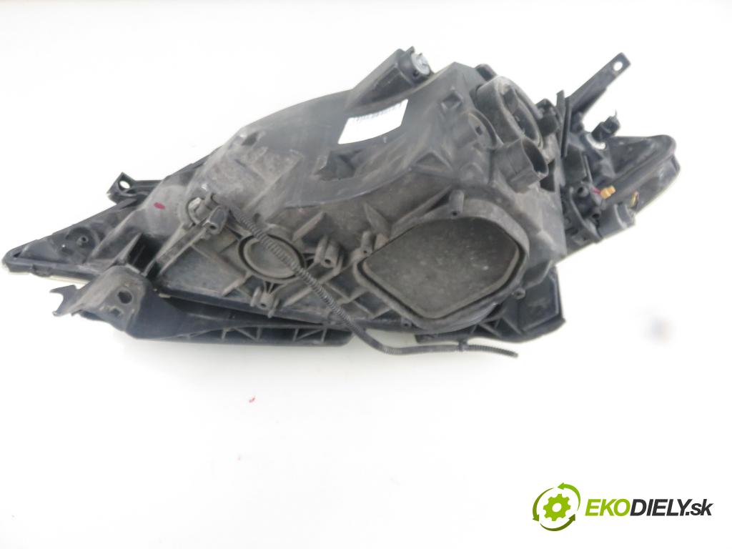HONDA FR-V (BE) MINIVAN 2006 103,00 2.2 i CTDi 140 - N22A1 2204,00 Svetlo PP