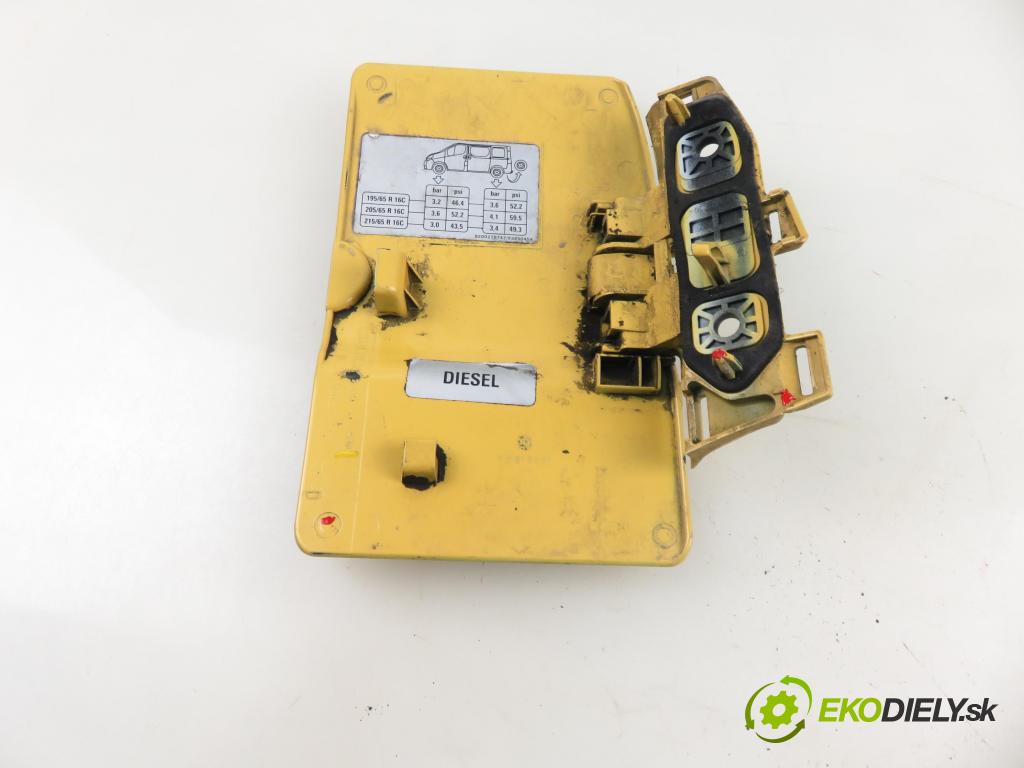 OPEL VIVARO A Autobus (X83) BUS 2003 60,00 1.9 DCI 80 - F9Q 762 1870,00 Dvierka nádrže paliva 82000300 (Kľučka dverí ostatné)