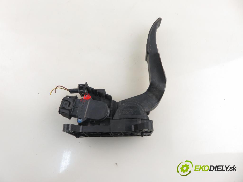 MERCEDES-BENZ VITO / MIXTO Skrzynia (W639) FURGON 2004 110,00 115 CDI 150 - OM 646.982 2148,00 Potenciometer plynu 0281002563 ; A6393000704 (Potenciometer plynového pedálu)