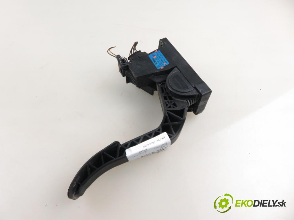 MERCEDES-BENZ VITO / MIXTO Skrzynia (W639) FURGON 2004 110,00 115 CDI 150 - OM 646.982 2148,00 Potenciometer plynu 0281002563 ; A6393000704 (Potenciometer plynového pedálu)