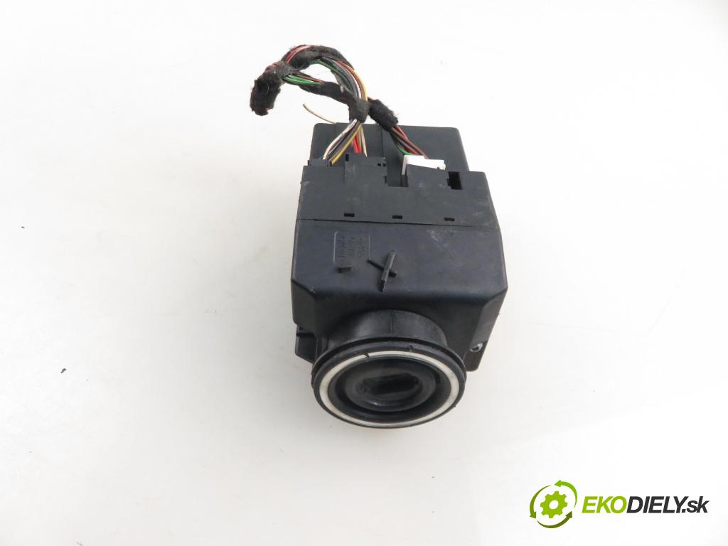 MERCEDES-BENZ VITO / MIXTO Skrzynia (W639) FURGON 2004 110,00 115 CDI 150 - OM 646.982 2148,00 spínačka 6395450108 (Spínací skříňky a klíče)