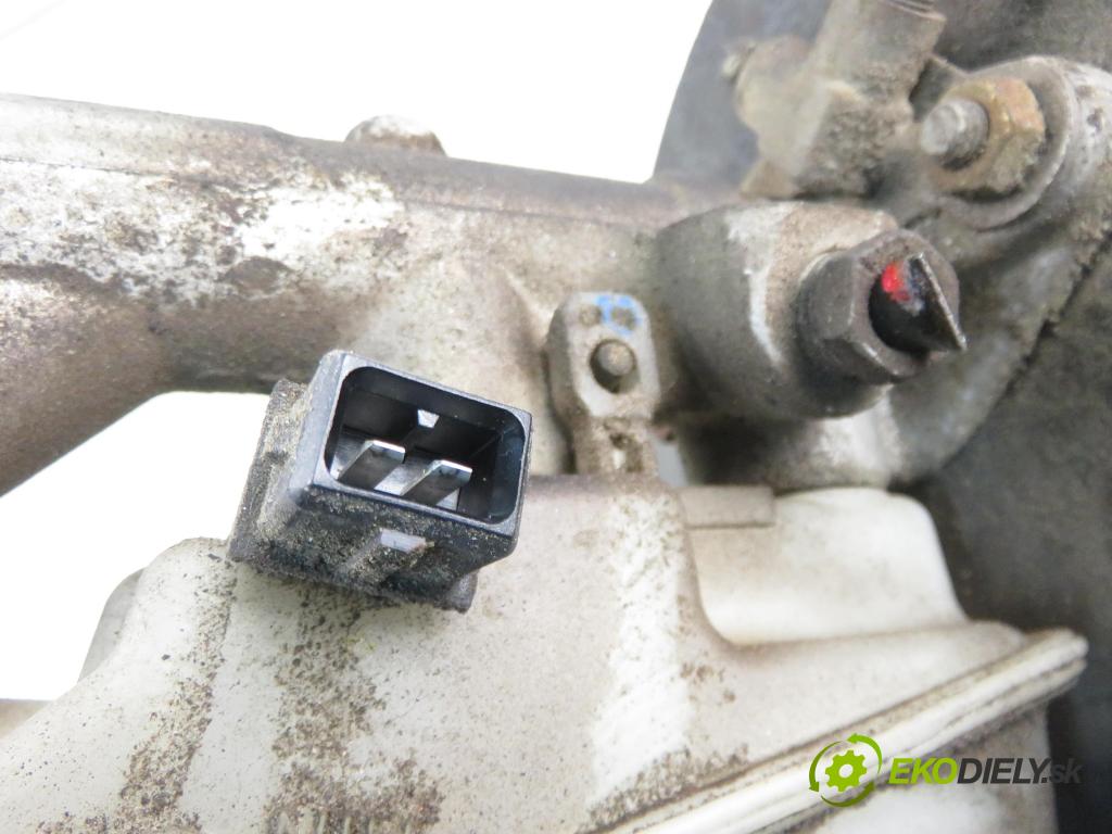 TOYOTA AVENSIS sedan (_T25_) SEDAN 2003 85,00 2.0 D-CAT 116- 1CD-FTV 1995,00 Posilovač 4720005170 ; 0204024541 (Servočerpadlo)