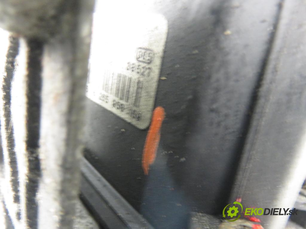 MERCEDES-BENZ VITO / MIXTO Skrzynia (W639) FURGON 2004 110,00 115 CDI 150 - OM 646.982 2148,00 Pumpa ABS 0265950159 ; A0014460989 (Pumpa ABS)