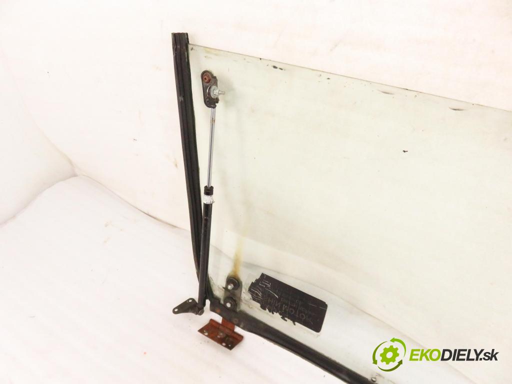 NISSAN PATROL III/1 Hardtop (K160) TERENOWY 1988 81,00 3.2 TD R6 (K160) 110 - SD33T 3246,00 Okno zadné kapota