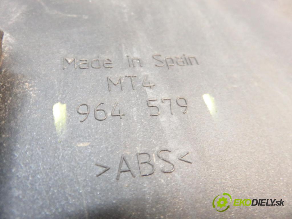 SEAT ALHAMBRA (7V8, 7V9) MINIVAN 2001 85,00 1.9 TDI PD 115 - AUY 1896,00 zadní část - čelo dveří kufr 7M7945111 ; 7M3945111A ; 7M3945112A