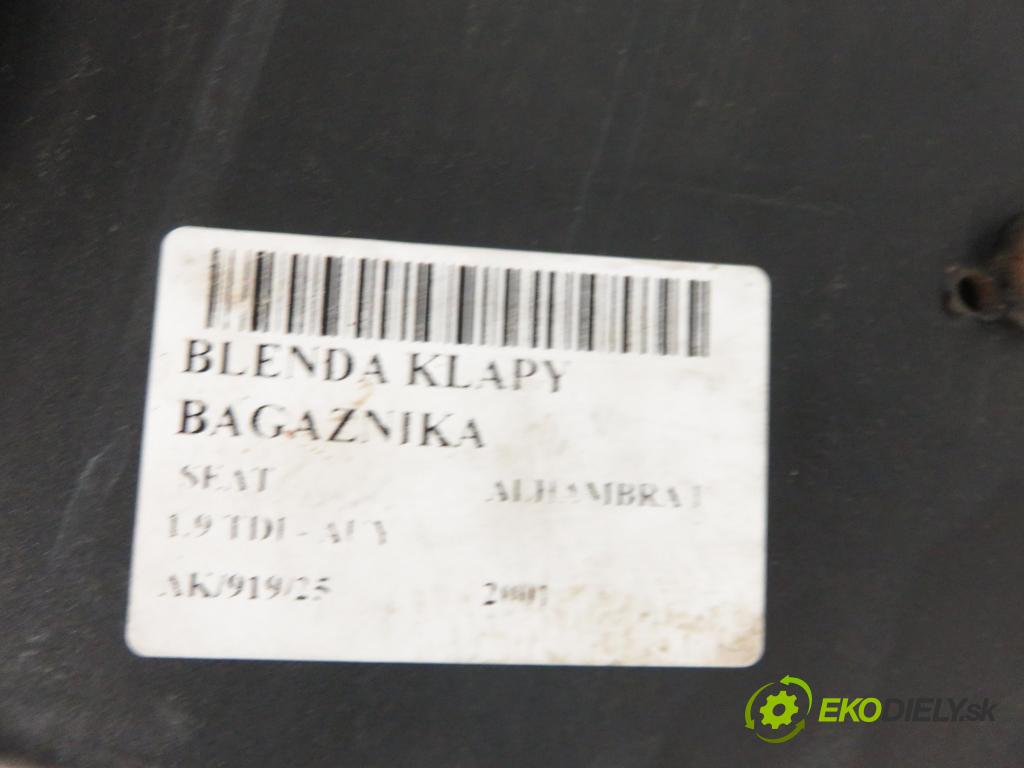 SEAT ALHAMBRA (7V8, 7V9) MINIVAN 2001 85,00 1.9 TDI PD 115 - AUY 1896,00 zadní část - čelo dveří kufr 7M7945111 ; 7M3945111A ; 7M3945112A