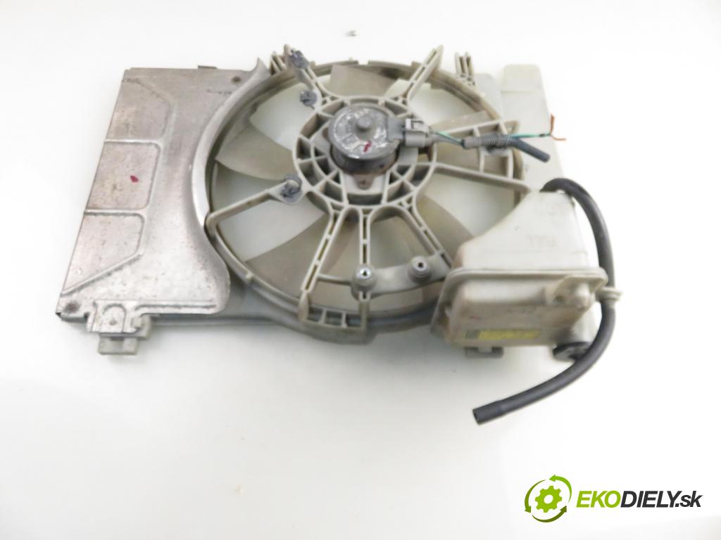 TOYOTA YARIS (_P9_) HB 2005 51,00 1.0 VVT-i (KSP90_) - 1KR-FE 998,00 ventilátor chladič PODNEBÍ / VODA 1636323010 ; 2635005251