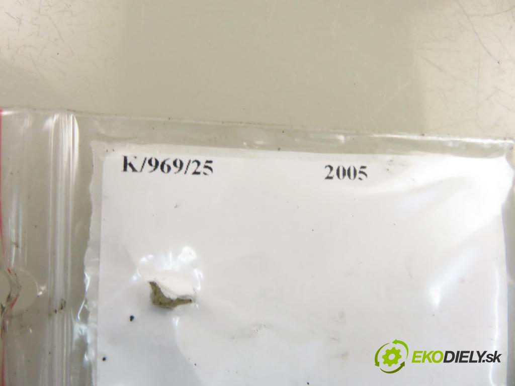 TOYOTA YARIS (_P9_) HB 2005 51,00 1.0 VVT-i (KSP90_) - 1KR-FE 998,00 ventilátor chladič PODNEBÍ / VODA 1636323010 ; 2635005251
