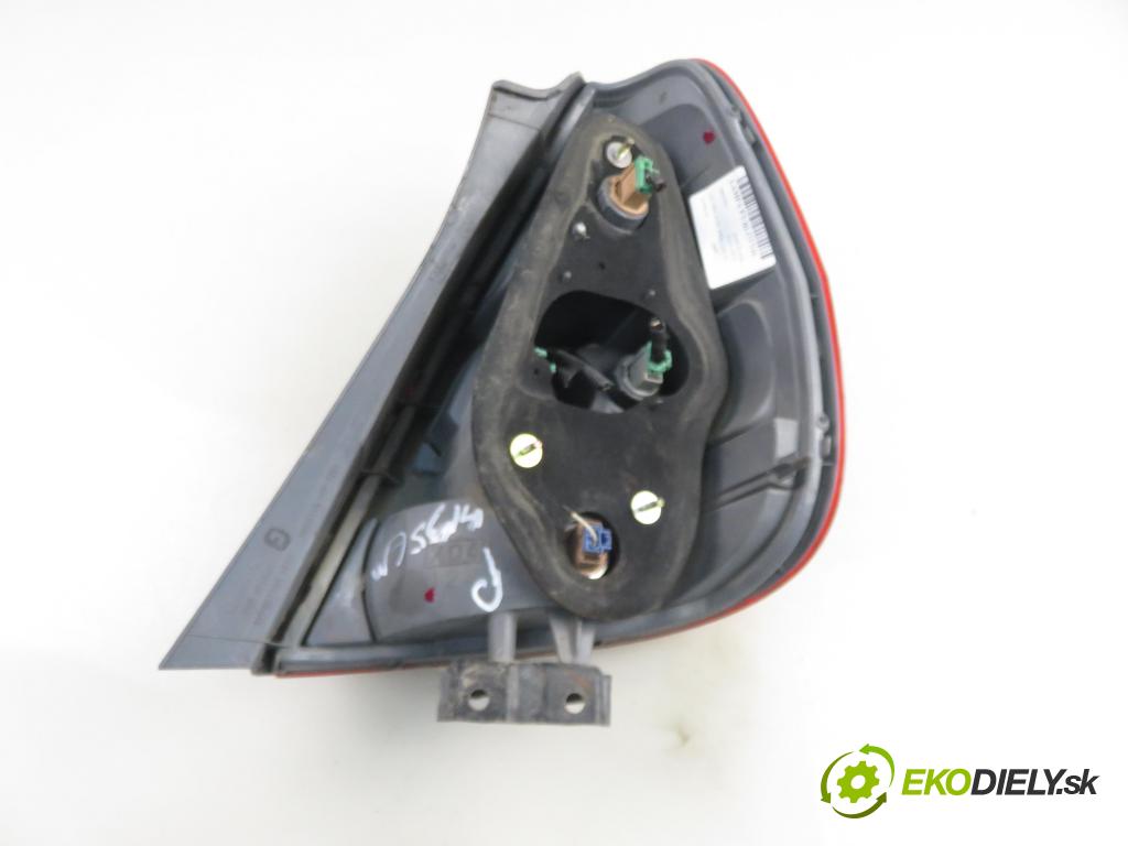 HONDA JAZZ II (GD_, GE3, GE2) HB 2005 57,00 1.2 i-DSI (GD5, GE2) - L12A1 1243,00 světlo levé zadní
