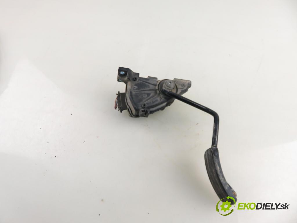 OPEL VIVARO A Autobus (X83) BUS 2003 60,00 1.9 DCI 80 - F9Q 762 1870,00 potenciometr plynového pedálu 7700313060 (Pedály)