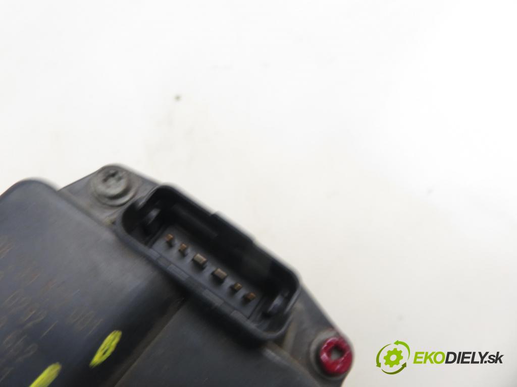RENAULT LAGUNA II Grandtour (KG0/1_) KOMBI 2001 0,00 1.8 16V (KG0J) - F4P 774 1783,00 Škrtiaca klapka 8200063652 ; 8200123061 ; 408239822001 (Škrtiaca klapka)