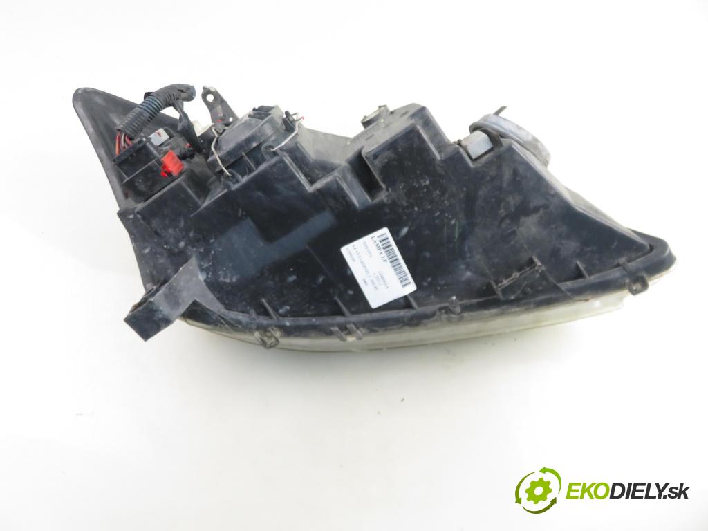 TOYOTA COROLLA (_E12_) HB 2003 81,00 1.6 VVT-i (ZZE121_) - 3ZZ-FE 1598,00 Svetlo LP 20A242B