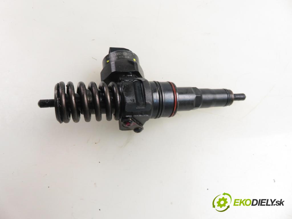 SEAT ALHAMBRA (7V8, 7V9) MINIVAN 2001 85,00 1.9 TDI PD 115 - AUY 1896,00 Vstrekovač 038130073AC ; 0414720029 (Vstrekovač paliva)