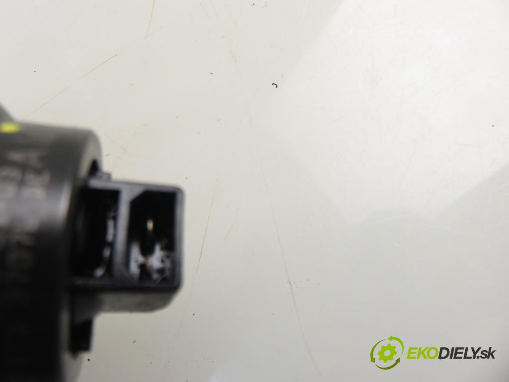 SEAT ALHAMBRA (7V8, 7V9) MINIVAN 2001 85,00 1.9 TDI PD 115 - AUY 1896,00 Vstrekovač 038130073AC ; 0414720029 (Vstrekovač paliva)